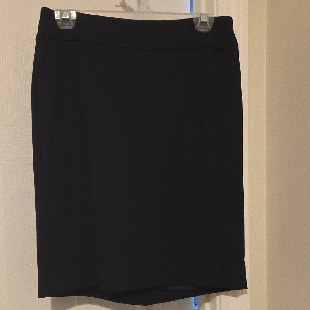 NWT TALBOTS Black Skirt Sz 4 Petites